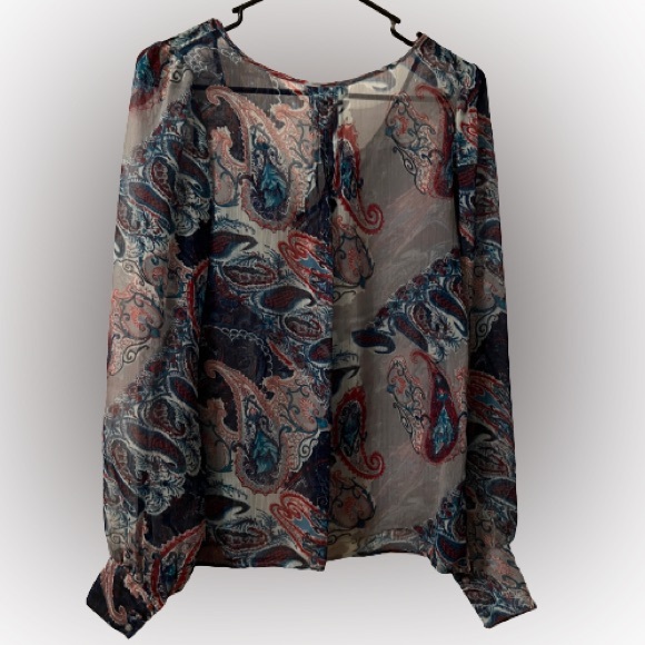 Charlotte Russe Sheer Paisley Top - Picture 2 of 4